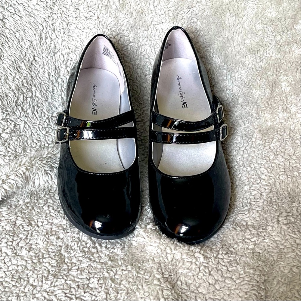 Girls. size 1. Dress Shoes. Mary Jane style.